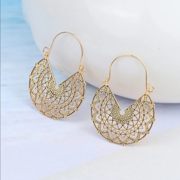Anthropologie Jewelry - Anthropologie Gold Roxanne Filigree Mandala Boho Webbed Huggie Hoops